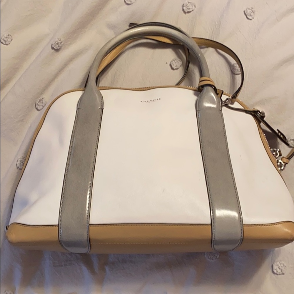 beautiful coach handbag with crossbody strap